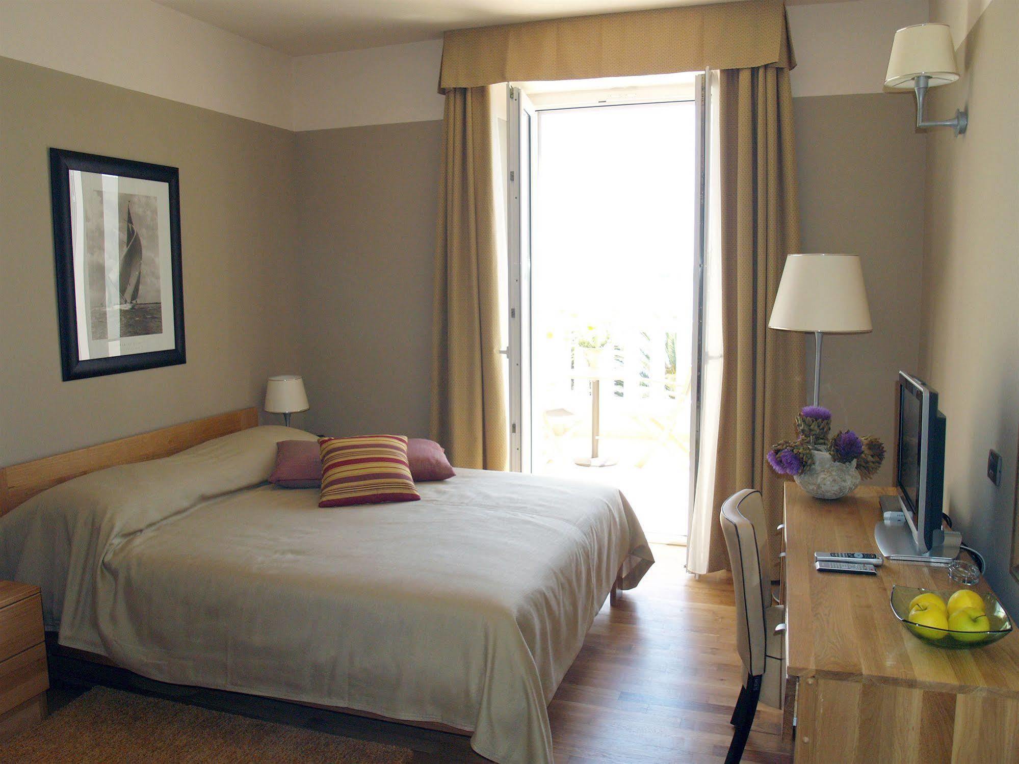 אורביץ Hotel Indijan מראה חיצוני תמונה